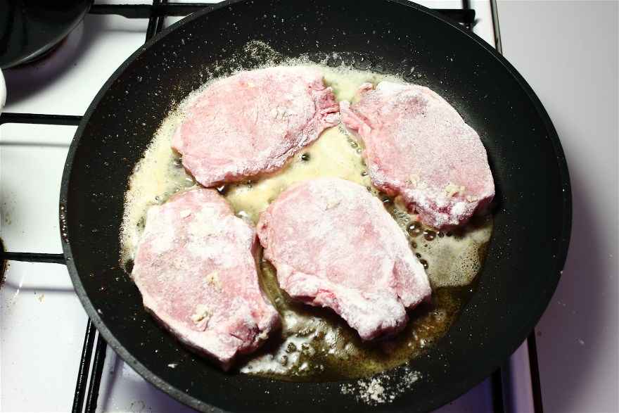 Koteletter med champignonsauce ... klik for at komme tilbage