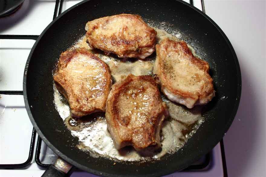 Koteletter med champignonsauce ... klik for at komme tilbage