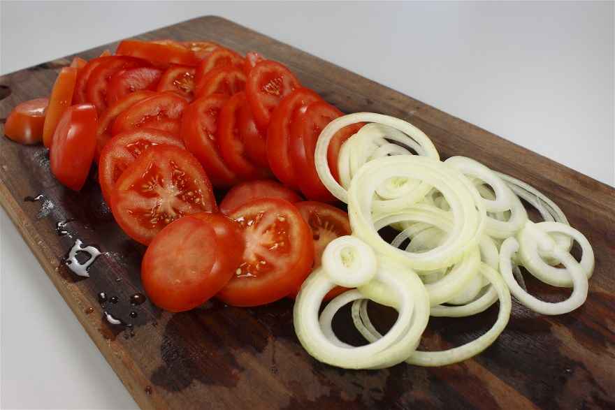 Tomatsalat med løg ... klik for at komme tilbage